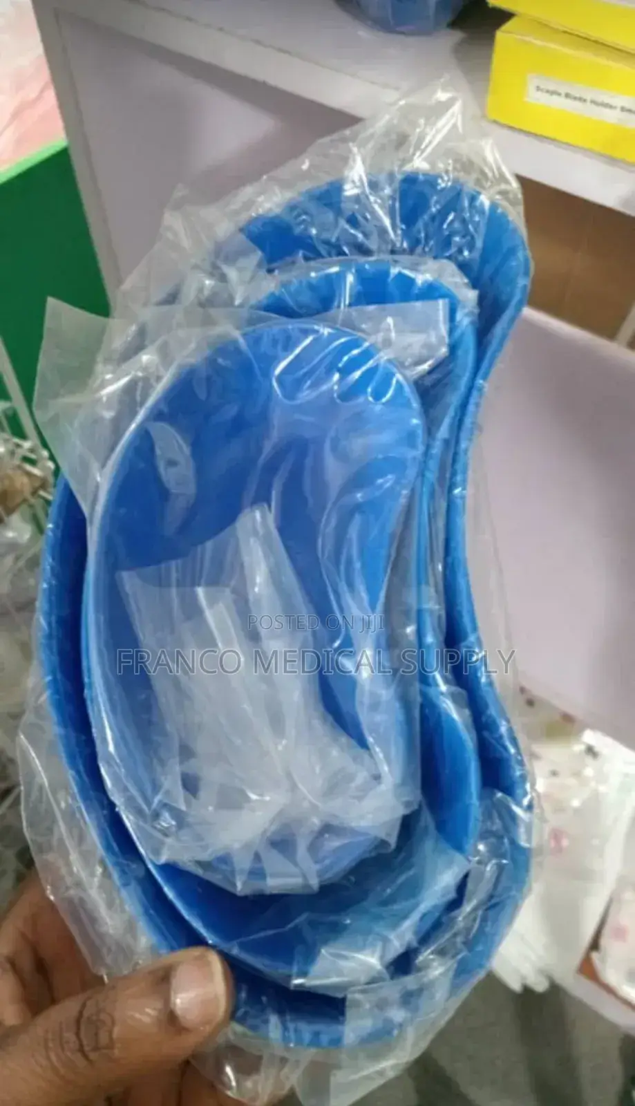 Plastic Kidney Dish (Set)