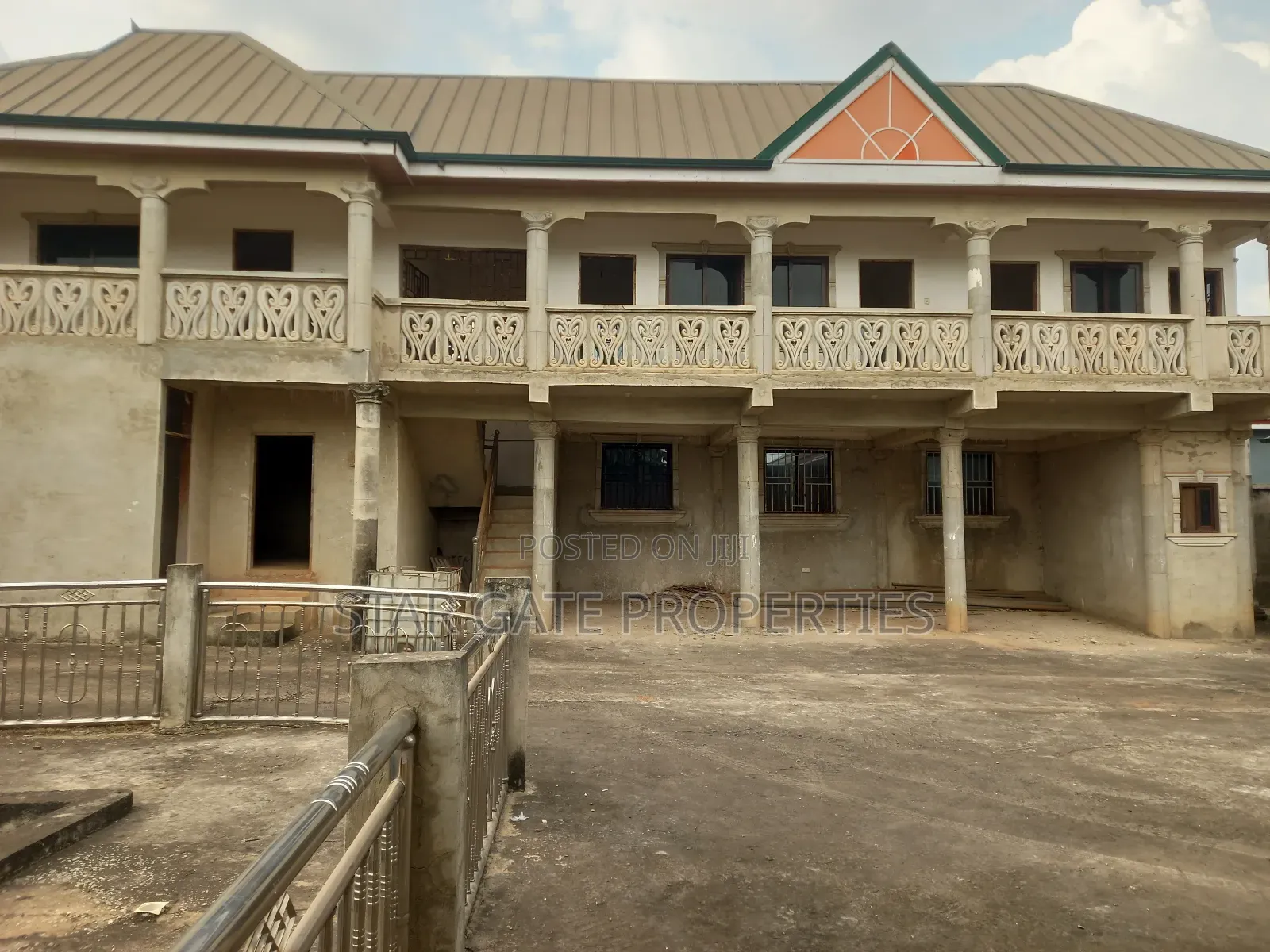 13bdrm House in Star Gate Properties, Kumasi Metropolitan for sale
