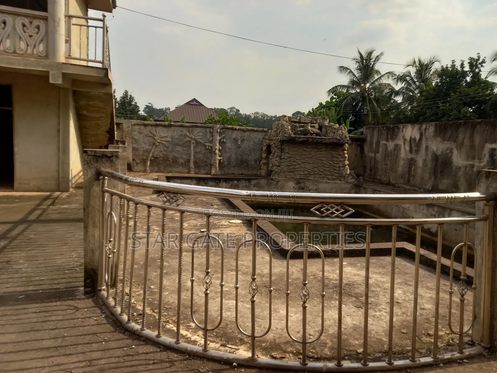 13bdrm House in Star Gate Properties, Kumasi Metropolitan for sale
