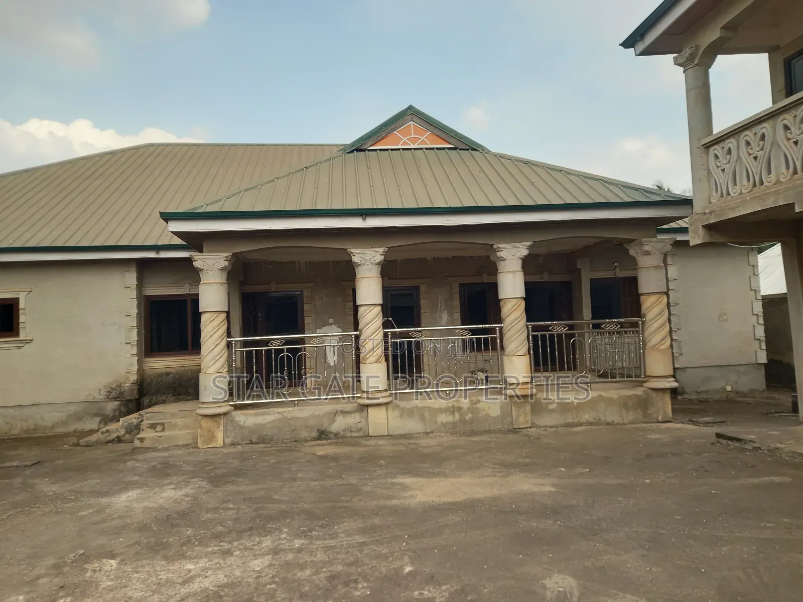 13bdrm House in Star Gate Properties, Kumasi Metropolitan for sale