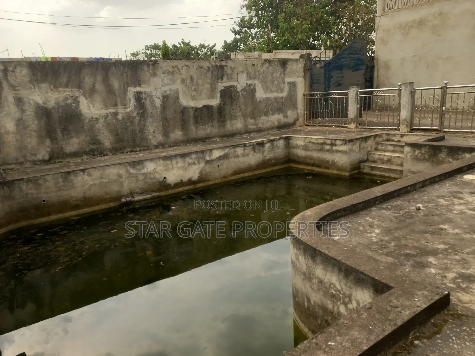 13bdrm House in Star Gate Properties, Kumasi Metropolitan for sale