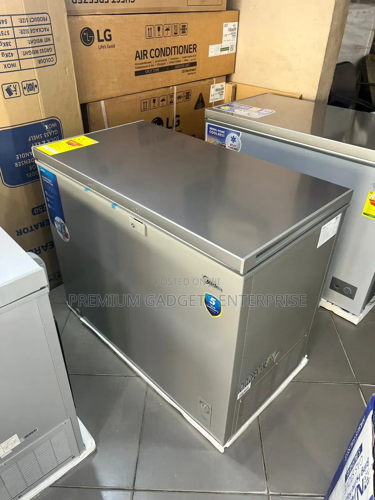 Premium 294l Inverter Midea Chest Freezer, Drainage Hole