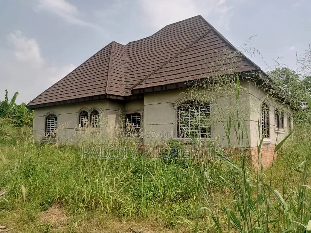 3bdrm House in Abuakwa Nkawie, Kumasi Metropolitan for sale