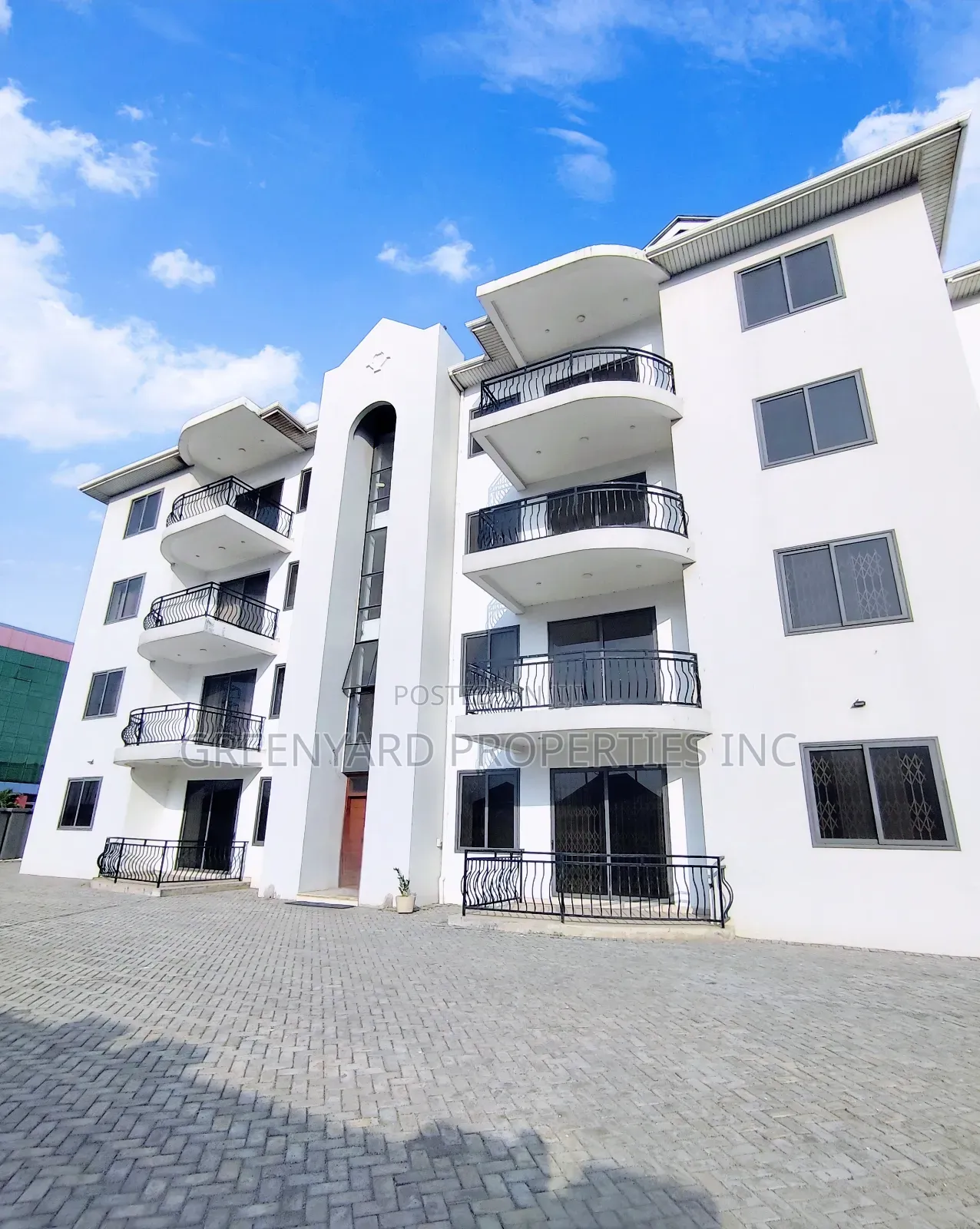 3bdrm Apartment in American House, East Legon for rent