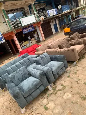 7 Seater Foreign Sofa With An Ottoman