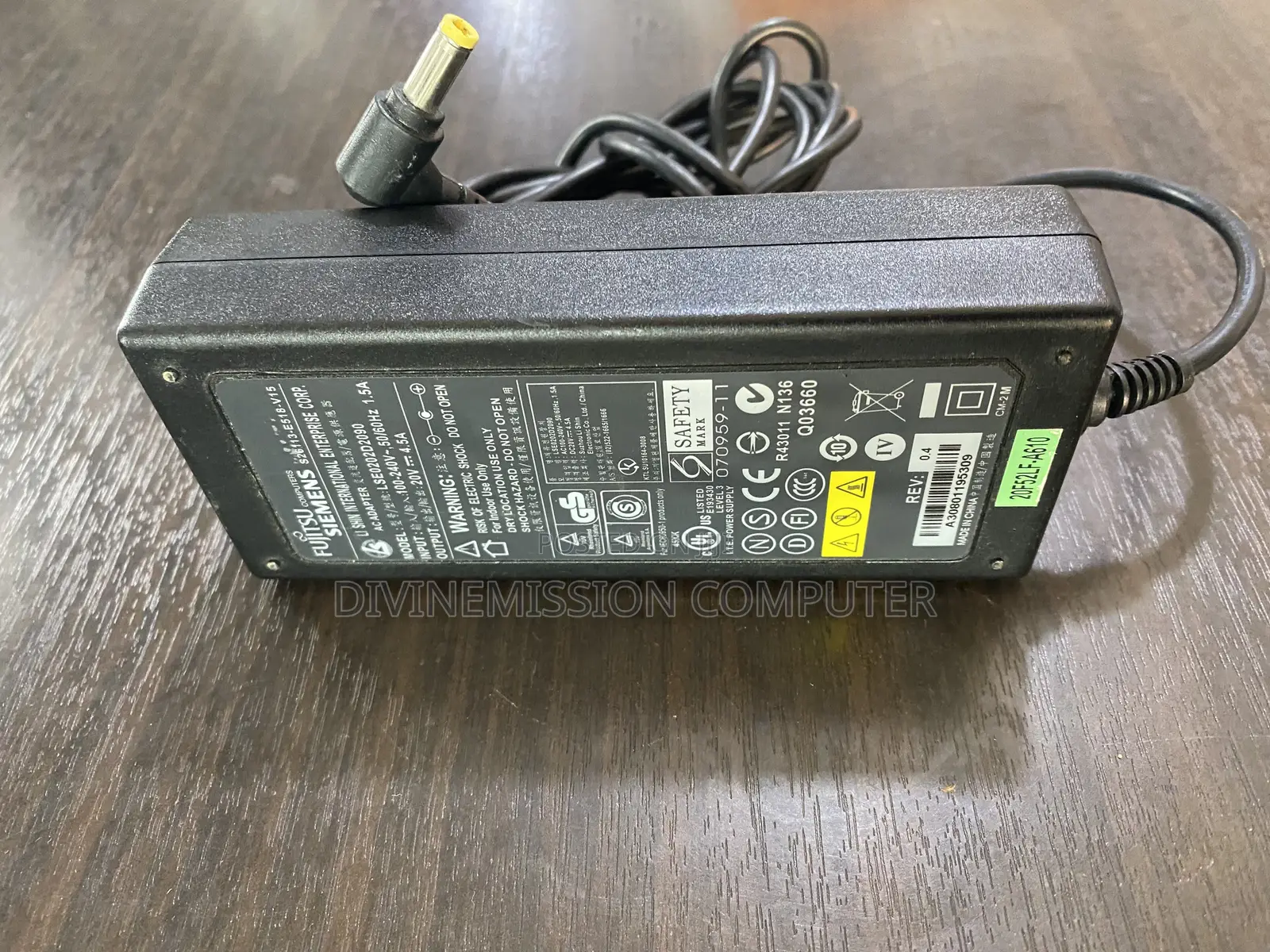 Fujitsu Laptop Adapter/Charger 20v~~4.5A (90w)Uk Used