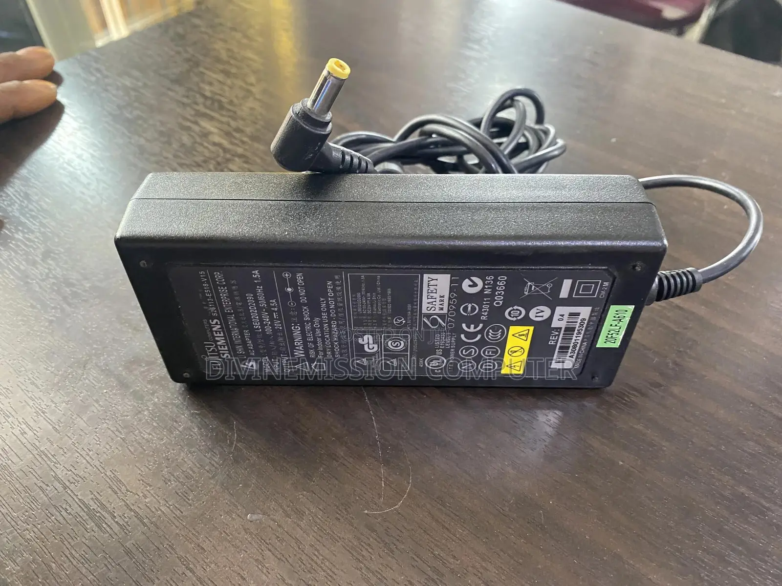 Fujitsu Laptop Adapter/Charger 20v~~4.5A (90w)Uk Used