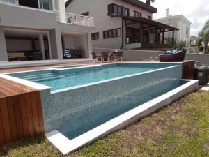 Expert Swimming Pool Maintenance Construction Services