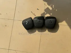 Outlander 2023 Airbag Cover