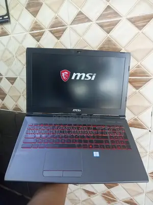 Laptop MSI GV62 7RC 8GB Intel Core I5 SSD 1T