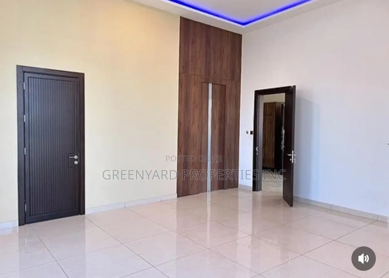 6bdrm Mansion in East, Airport Residential Area for sale