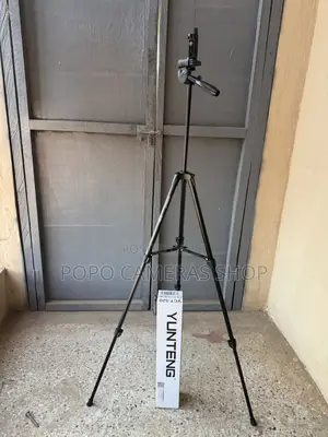 Yunteng VCT 520 Tripod + Phone Holder