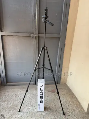 Yunteng VCT 520 Tripod + Phone Holder