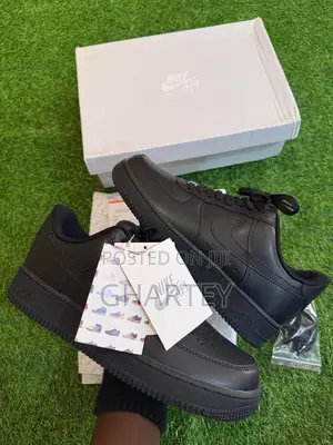 Triple Black Nike Airforce 1 Low