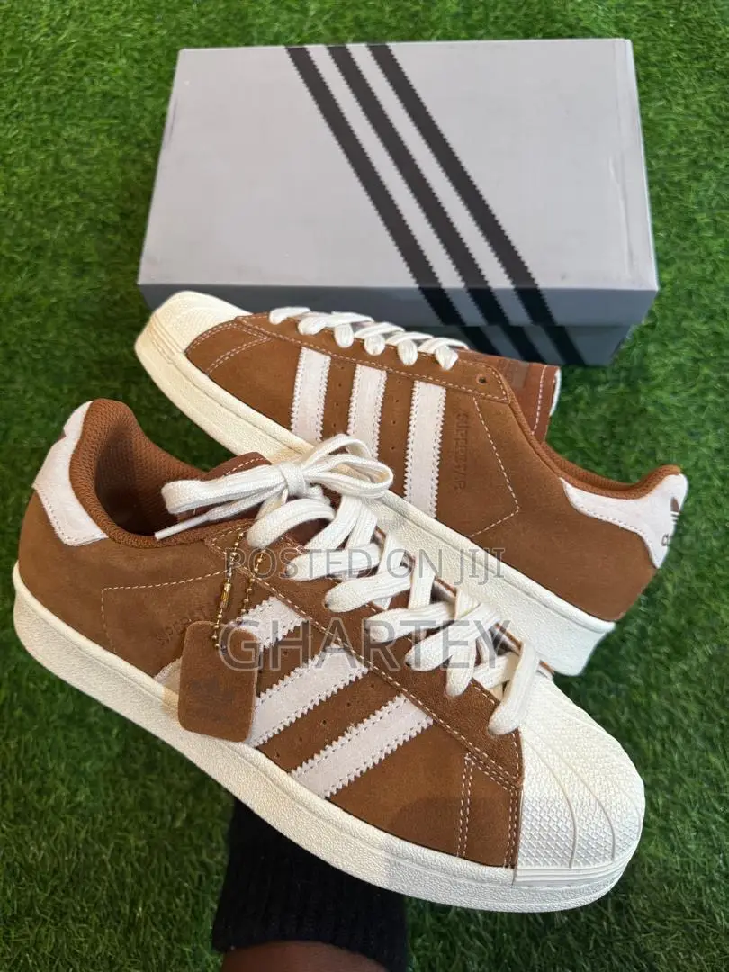Adidas Superstar Sneakers
