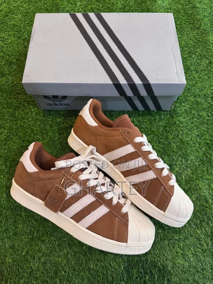 Adidas Superstar Sneakers