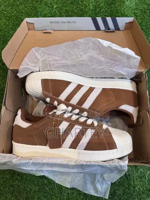 Adidas Superstar Sneakers