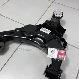 Toyota Land Cruiser 2015-18 Lower Control Arm Pair. Original