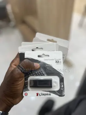 Kingston Datatraveler 32GB Flash Drive