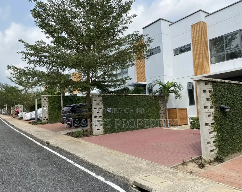 2bdrm Townhouse / Terrace in Oyarifa for rent