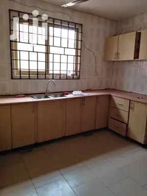 5bdrm House in Ben Properties, Ga East Municipal for rent