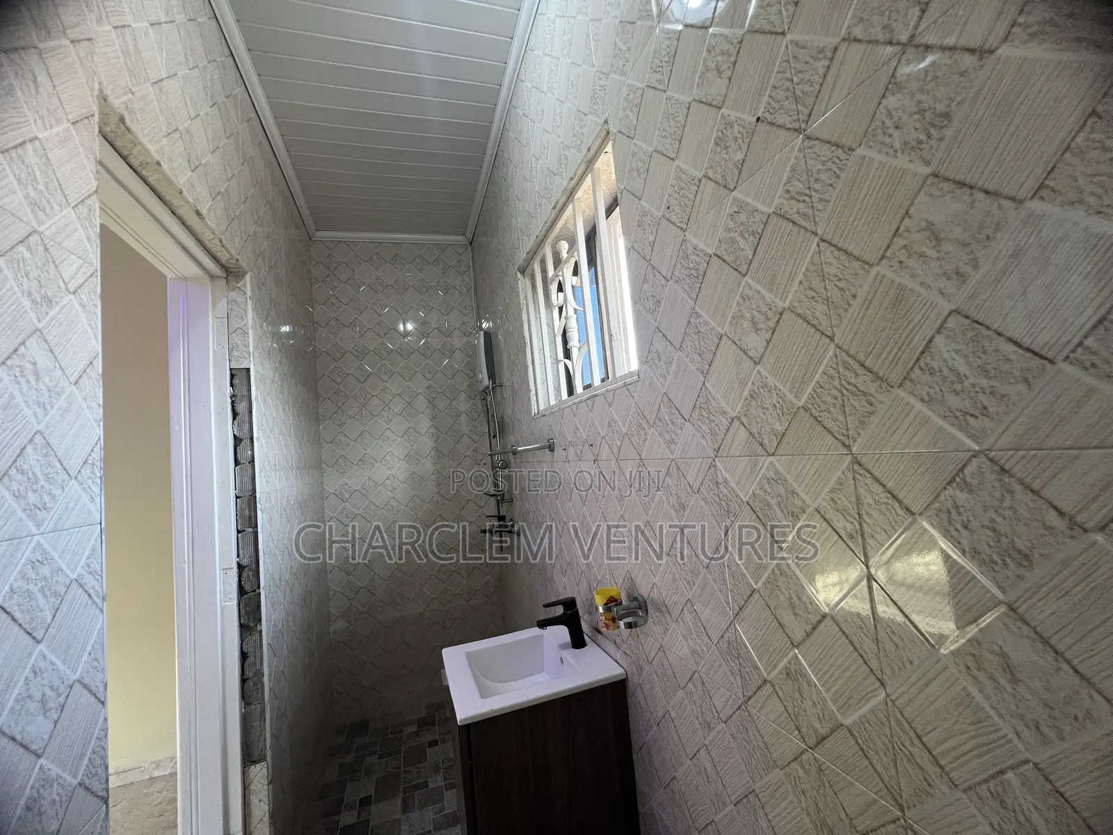 3bdrm House in Charclem Ventures, Accra Metropolitan for sale