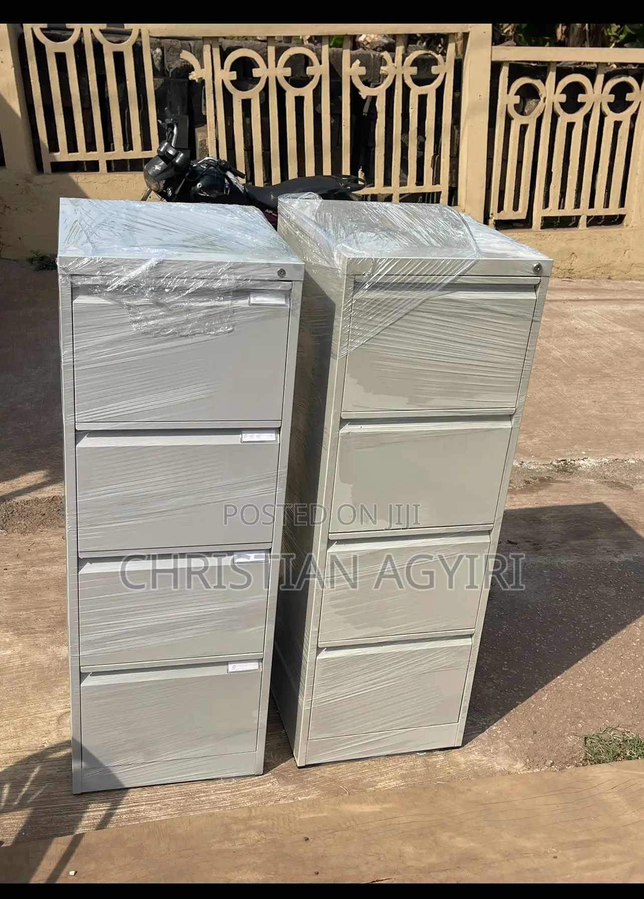 Office/ File Cabinet/ Drawers