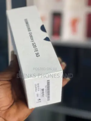 New Samsung Galaxy S20 FE 5G SD865 128 GB Black