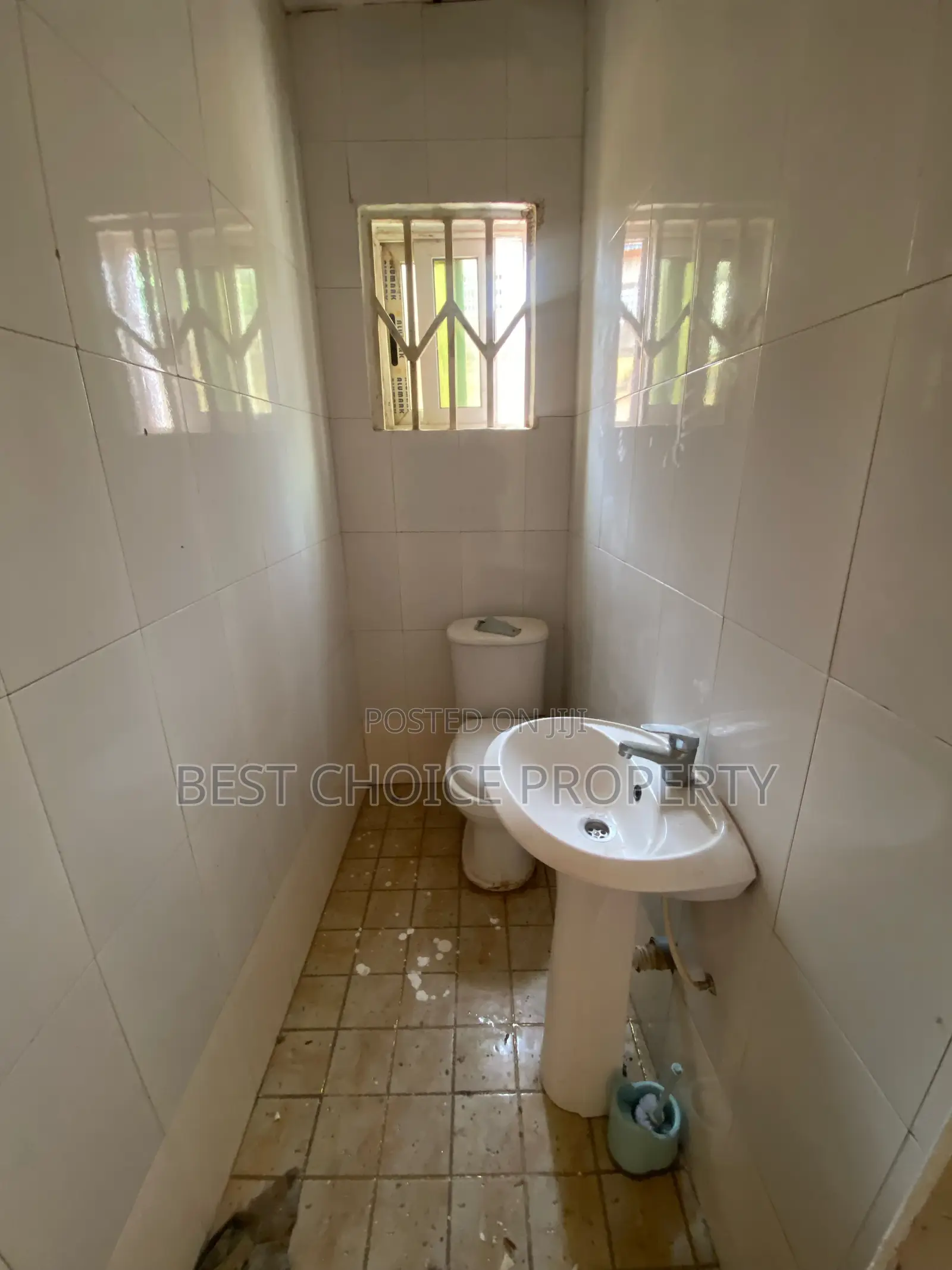 3bdrm Apartment in Kumsark Estate, Oyarifa for rent