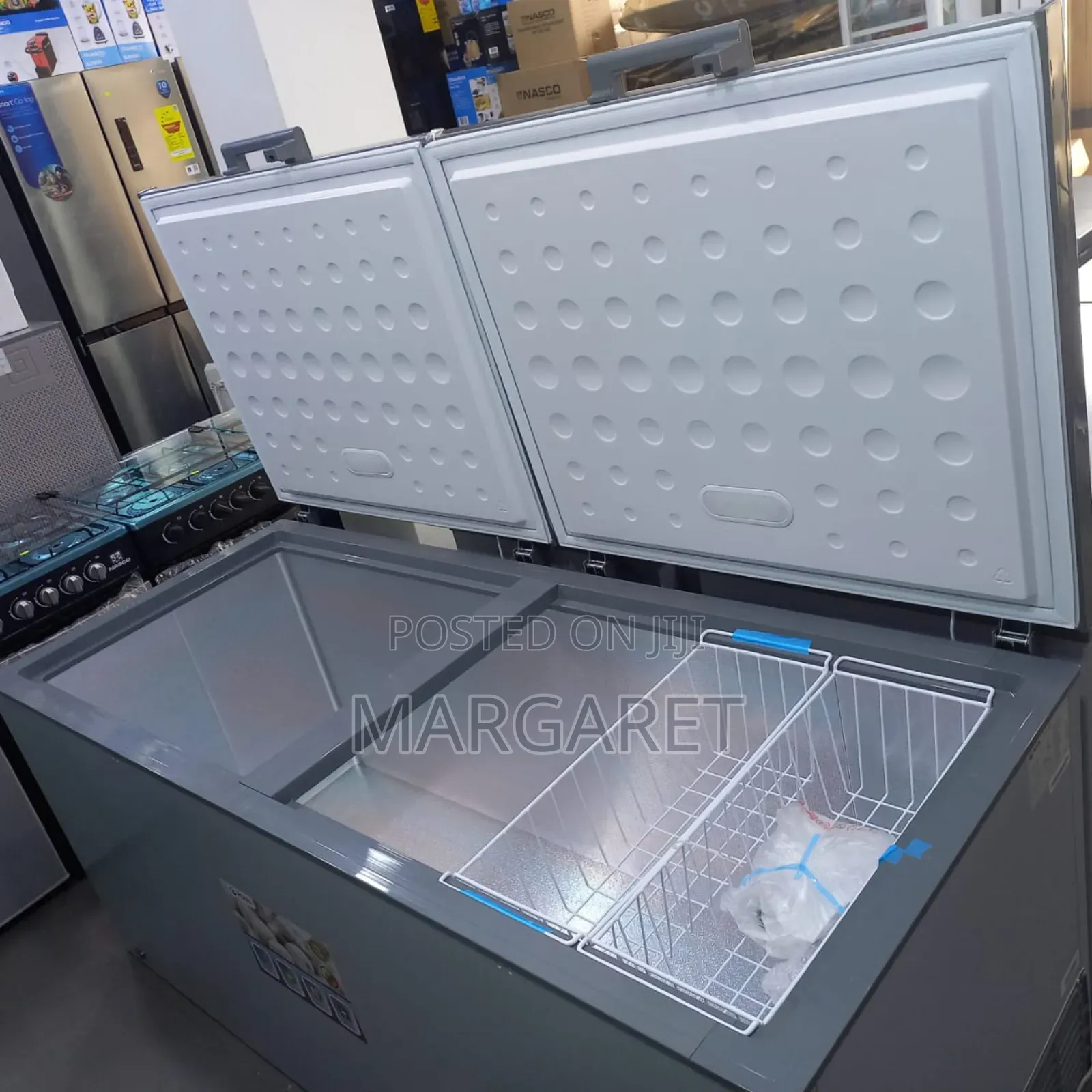 708 Littres Double Door Chest Freezer Pearl