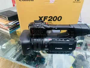 Canon XF200: Your on-Set Professional