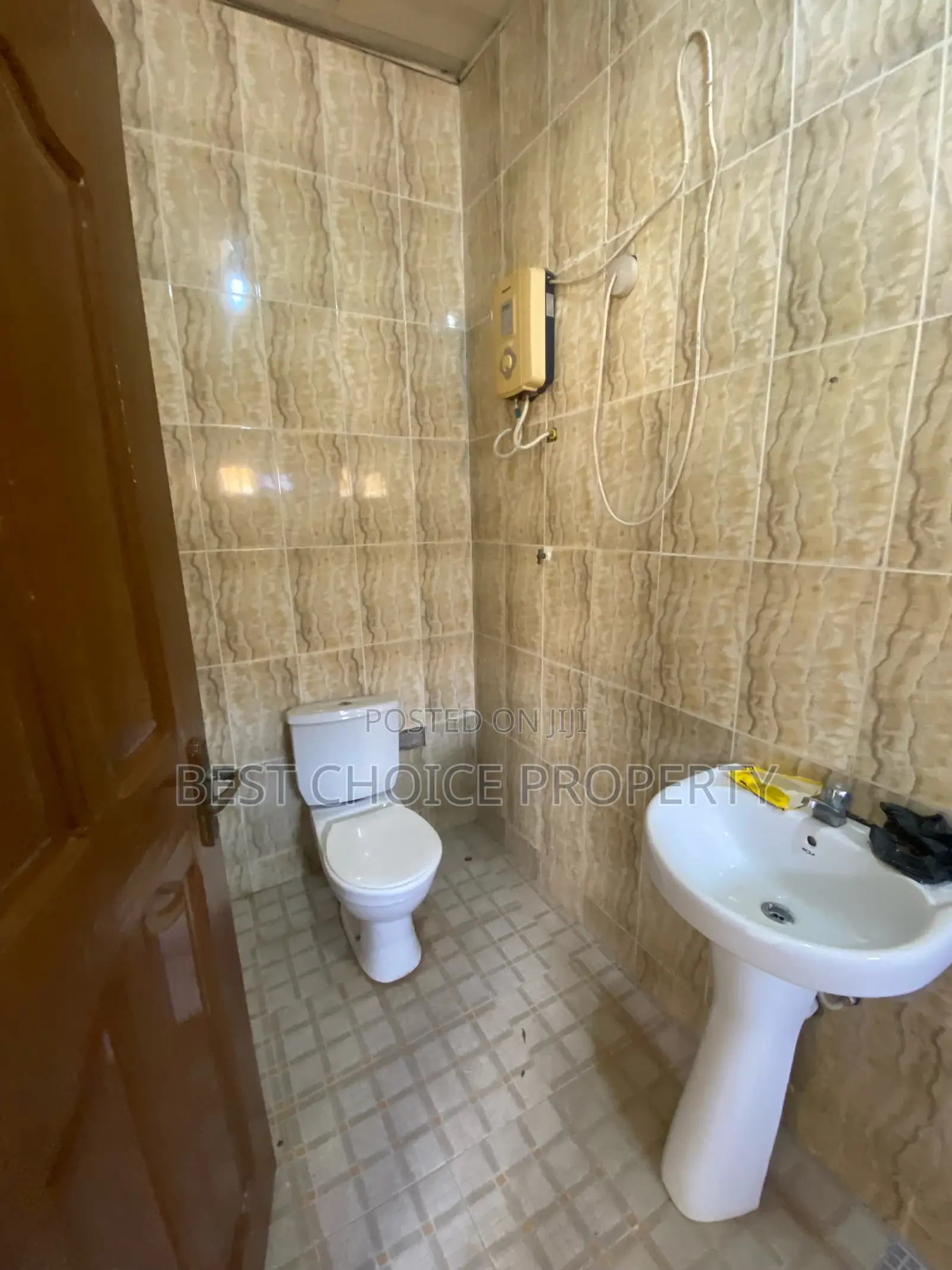 3bdrm Apartment in Oyarifa Ankonam for rent