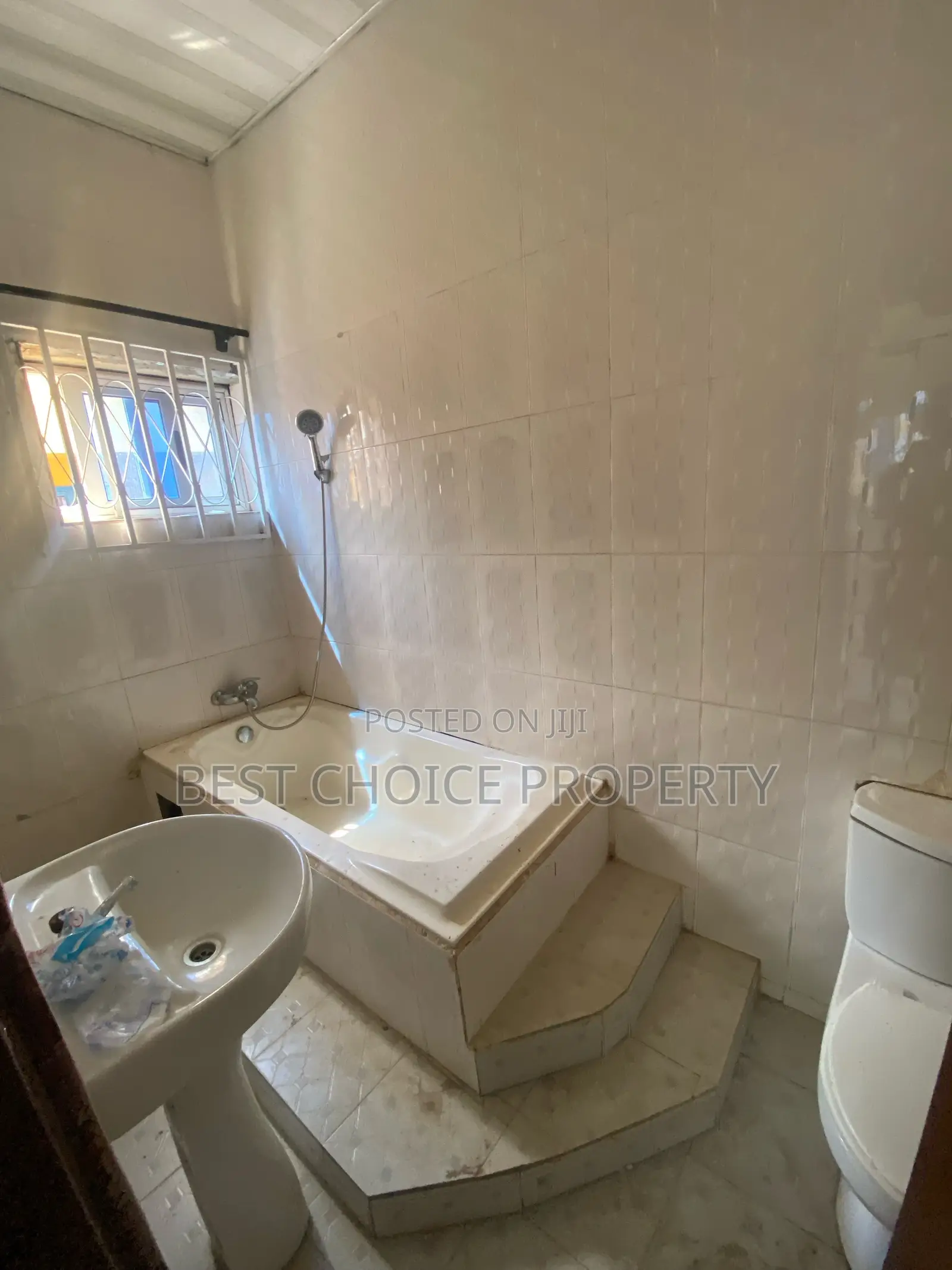 3bdrm Apartment in Oyarifa Ankonam for rent