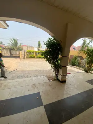 3bdrm Apartment in Ankonam Estate, Owusu Ansah for rent