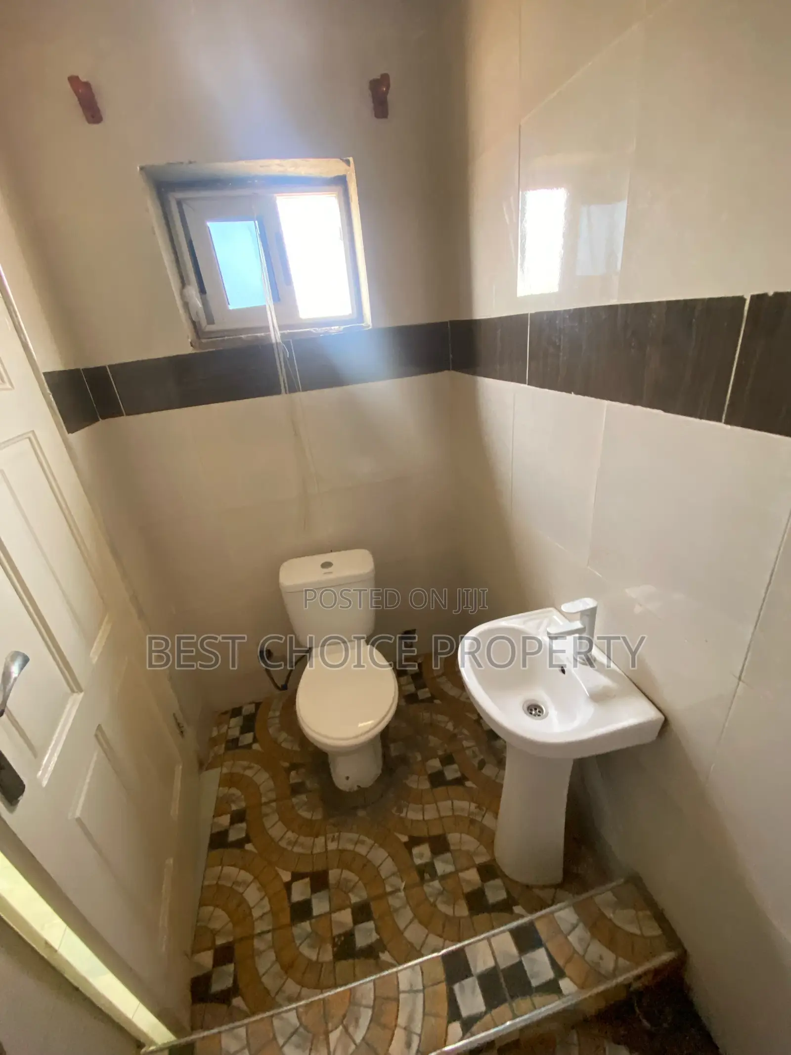 3bdrm Apartment in Ankonam Estate, Owusu Ansah for rent
