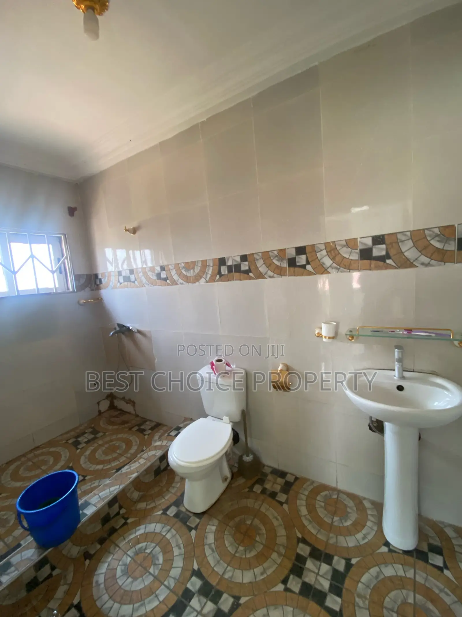 3bdrm Apartment in Ankonam Estate, Owusu Ansah for rent