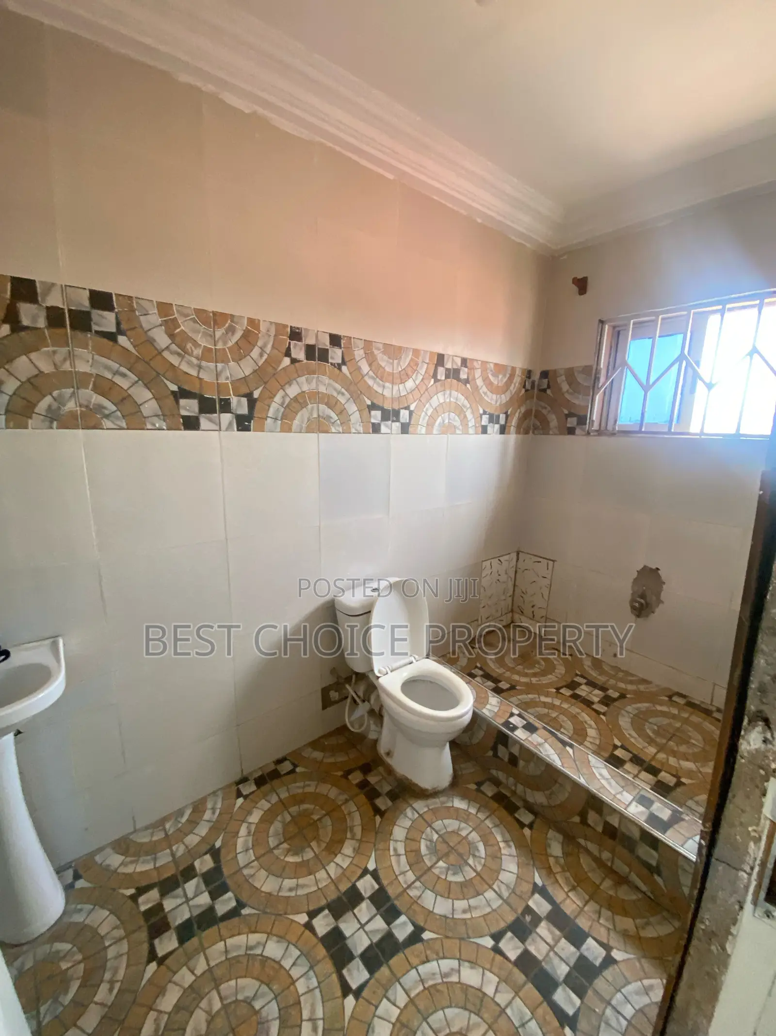 3bdrm Apartment in Ankonam Estate, Owusu Ansah for rent