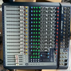 Soundcraft Signature 16 Mixer With Effects