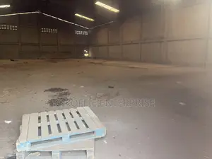 900 SQM Warehouse at Achimota