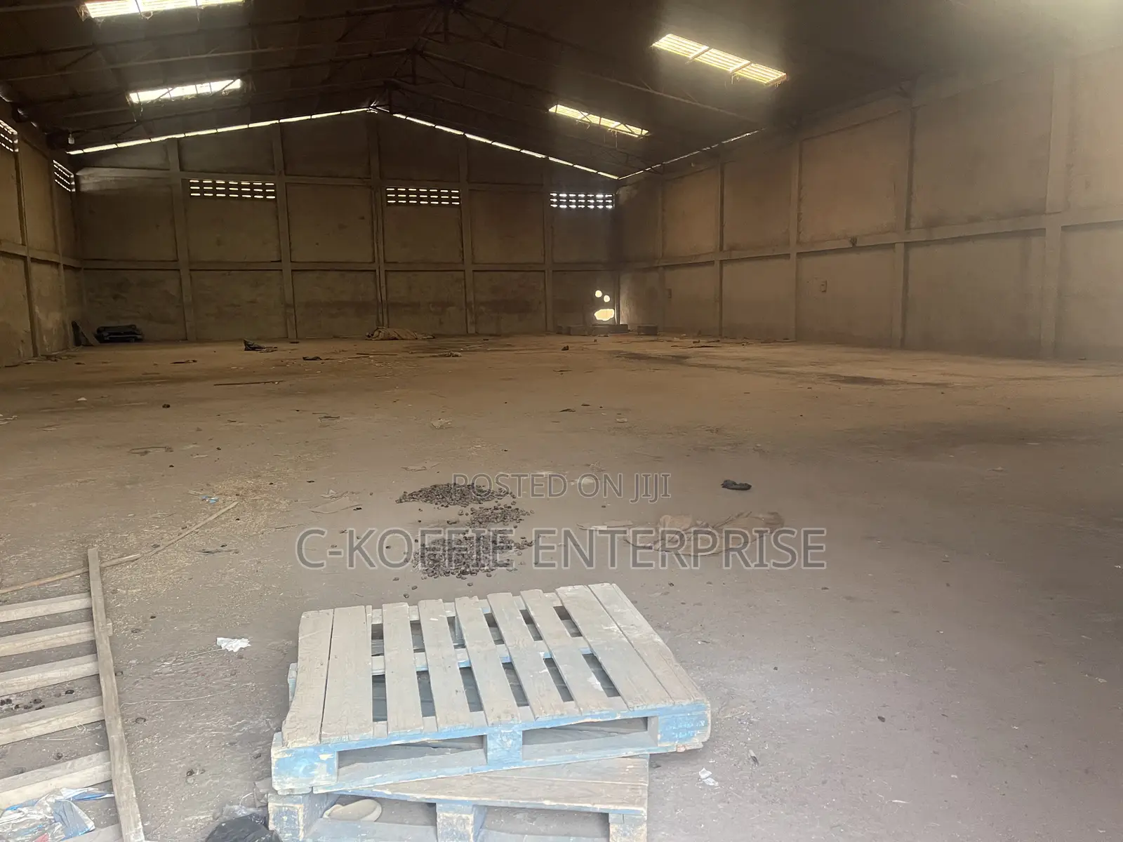 900 SQM Warehouse at Achimota
