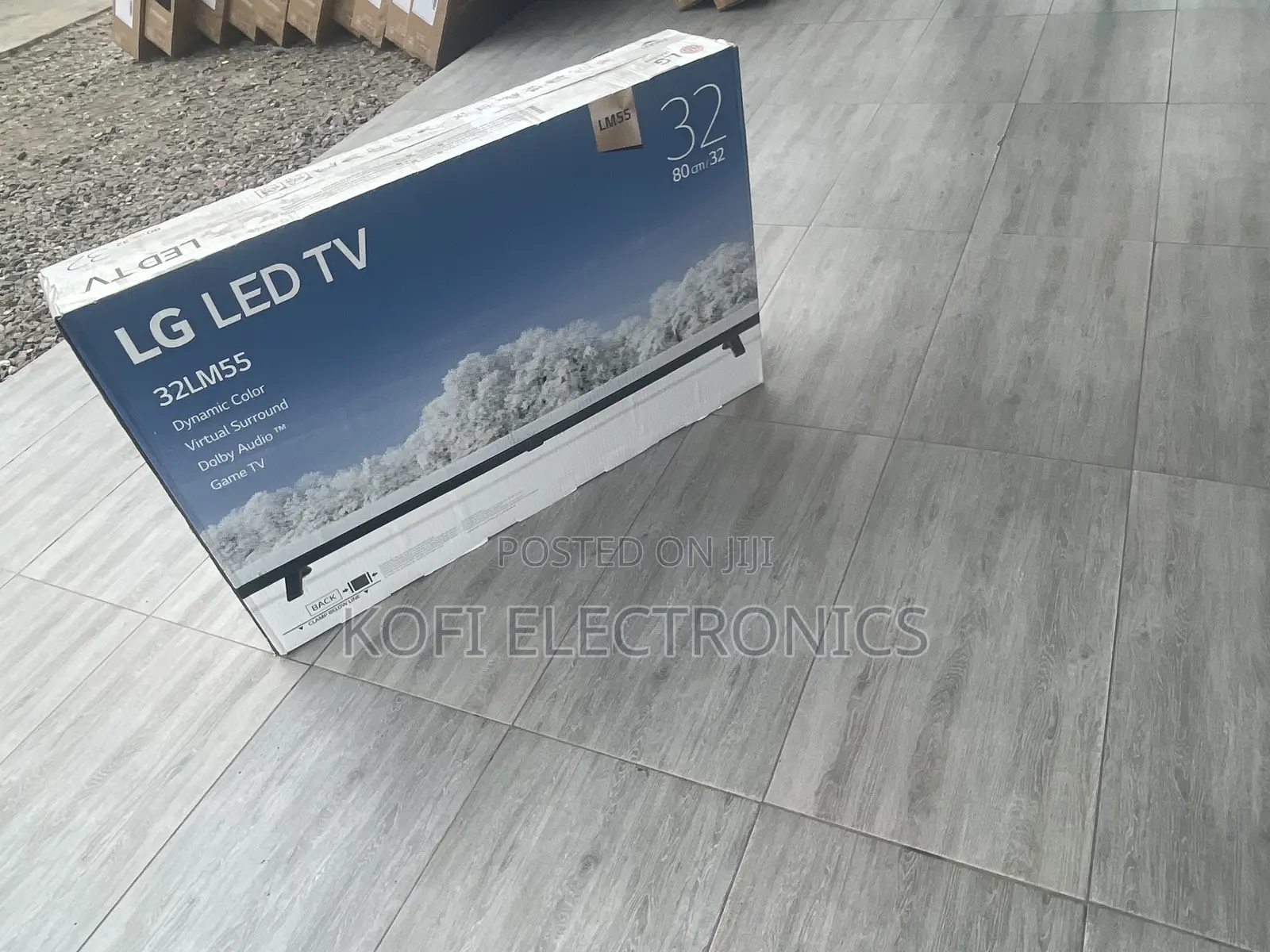 New in Box LED TV 32'' LG TV (32lm550)