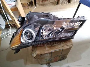 Toyota RAV-4 2014 Headlight 1 Pc