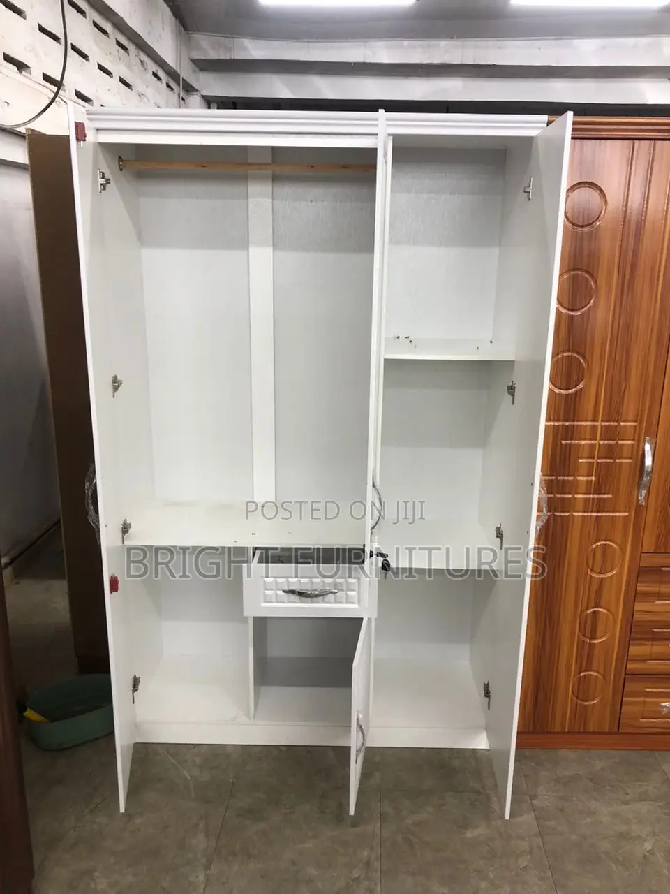 Three Doors Wardrobe With Mirror