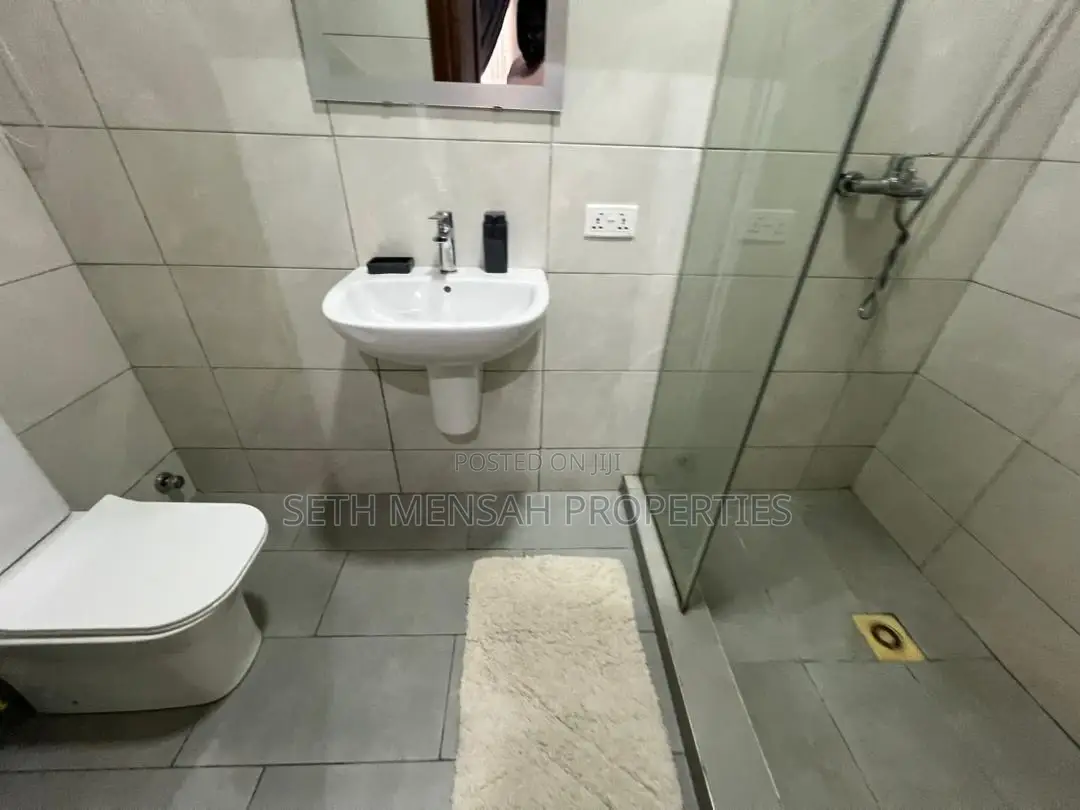 4bdrm Bungalow in Skm, Airport Residential Area for sale