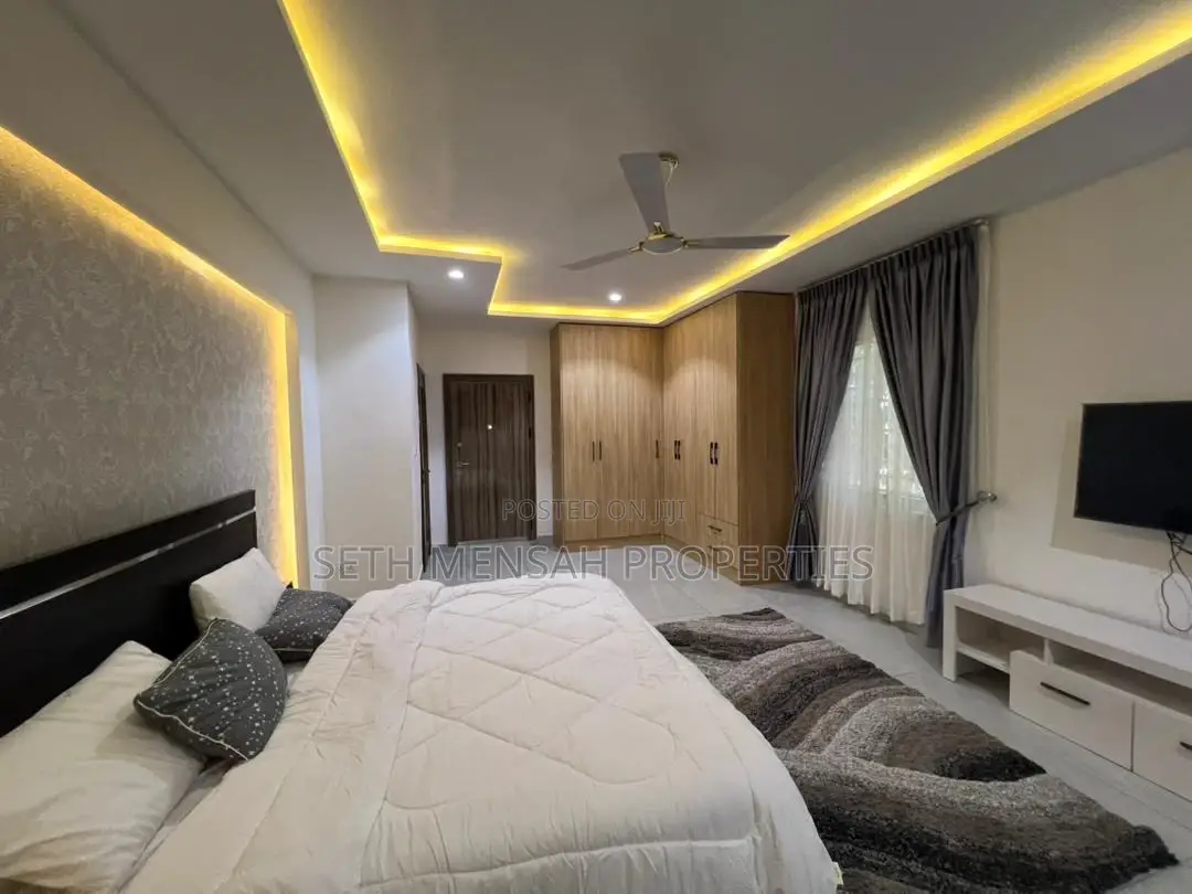 4bdrm Bungalow in Skm, Airport Residential Area for sale