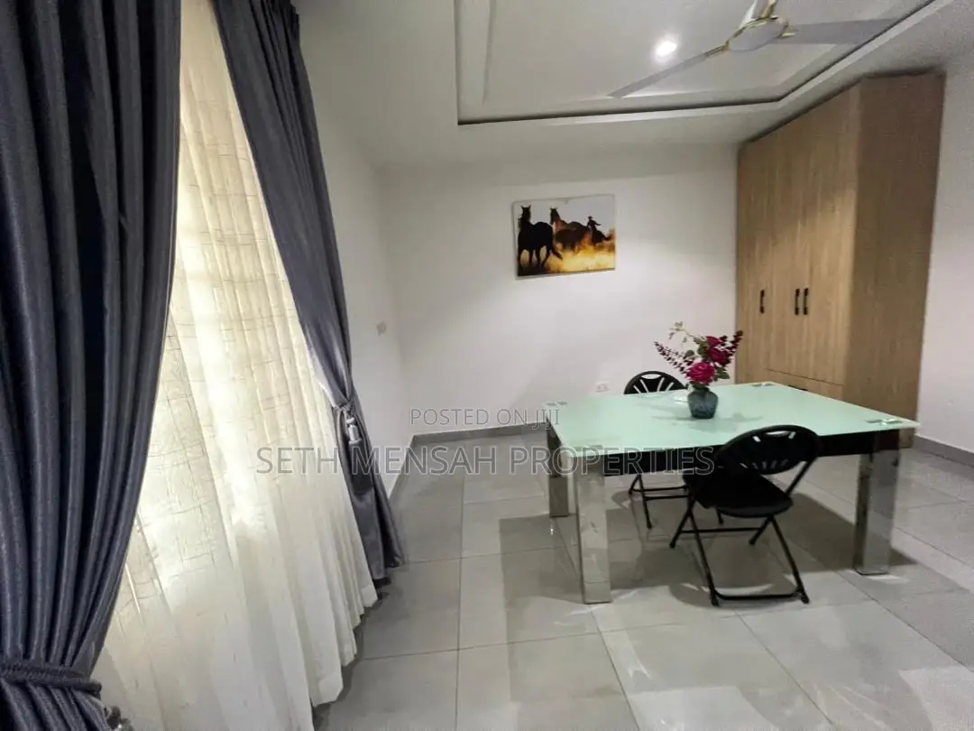 4bdrm Bungalow in Skm, Airport Residential Area for sale