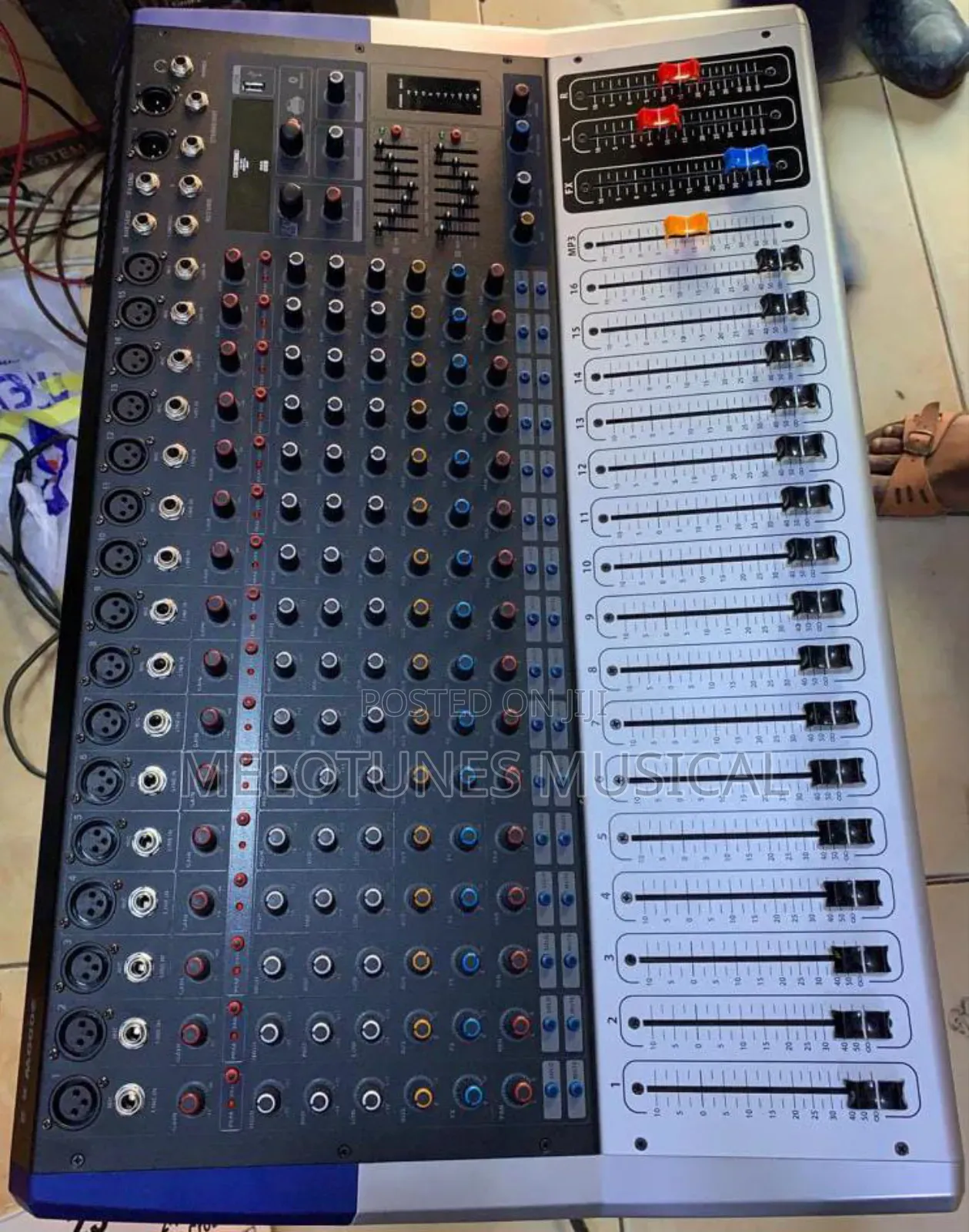 Yamaha Kv160 16channel Powered Mixer