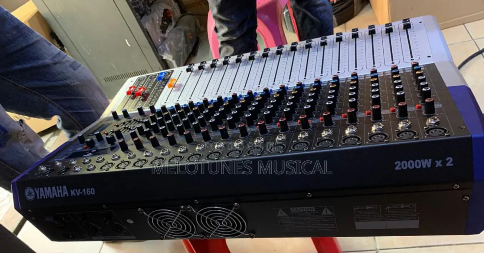 Yamaha Kv160 16channel Powered Mixer