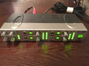 Headphones Amplifier Behringer AMP800