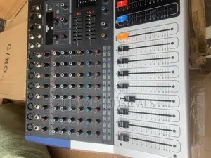 8- Channel Kv Mixer/Yamaha